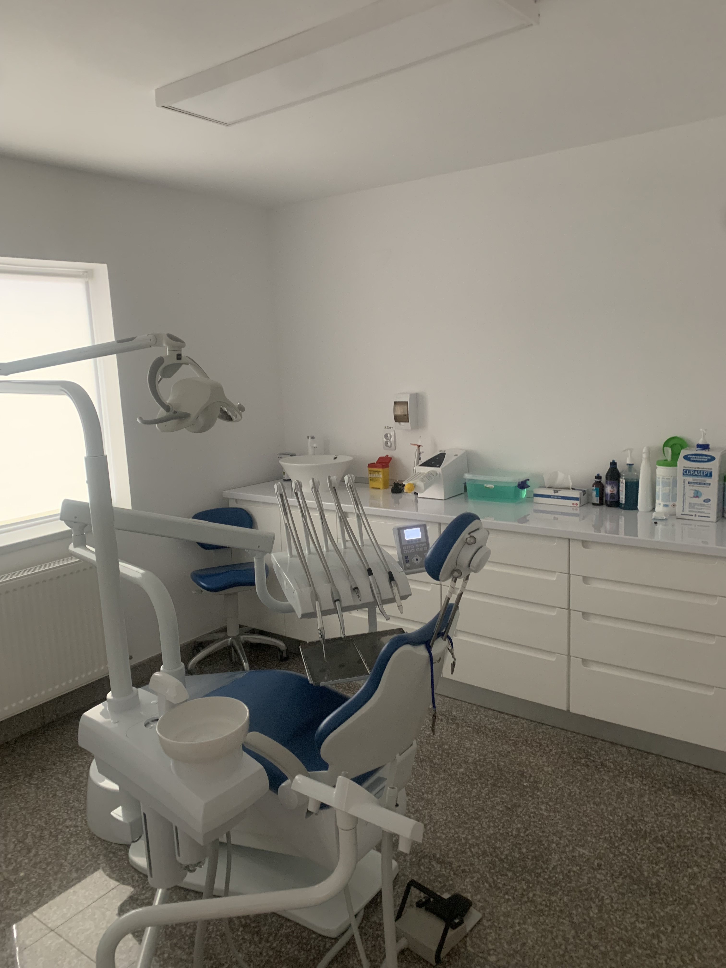 salonul secundar cabinet stomatologic